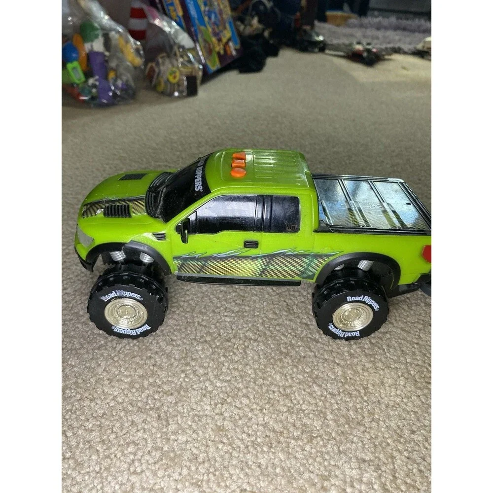 Road Rippers Ford F-150 SVT Raptor Toy Truck with Trailer Green Lights & Sound